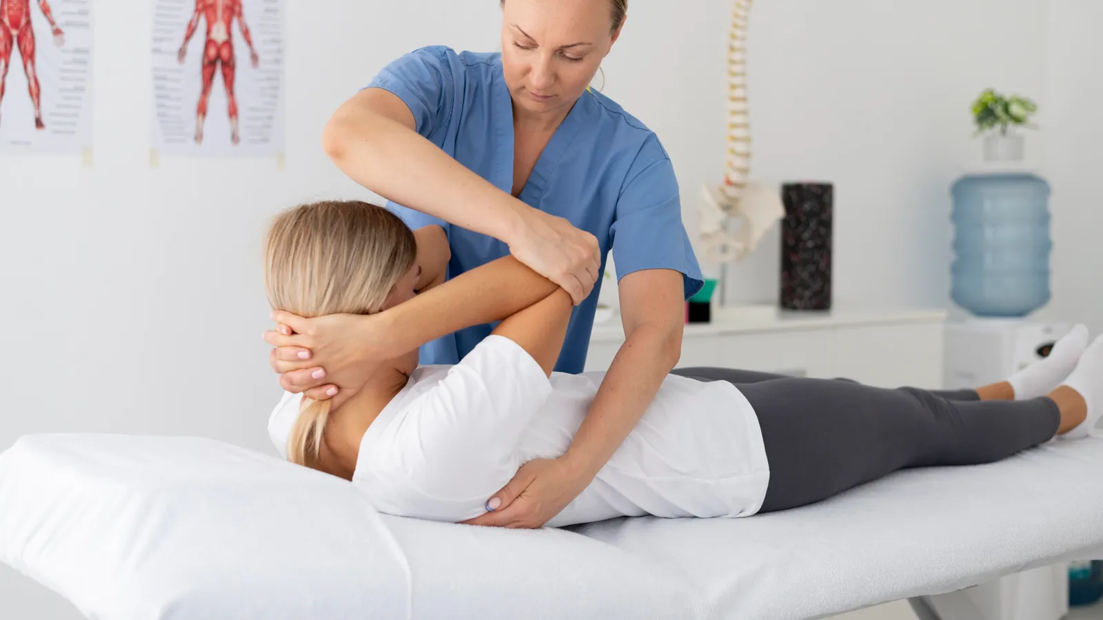 Before and After Spinal Decompression Therapy: What to Expect During Your First Session