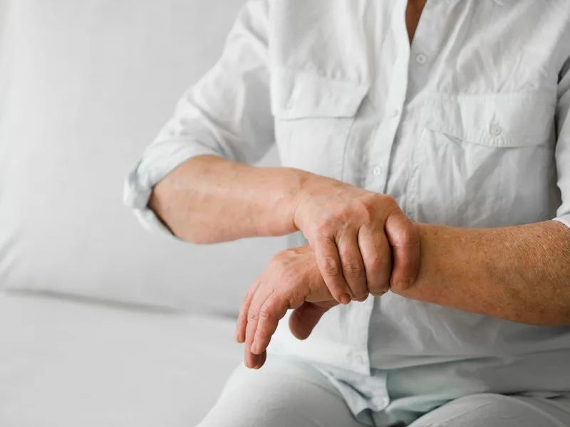 Chiropractic care for carpal tunnel syndrome at Complete Chiropractic Sports & Wellness in Durham