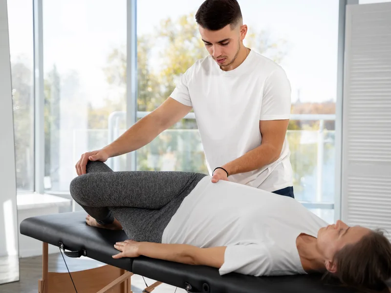 Complete Chiropractic Sports & Wellness treating hip pain in Durham