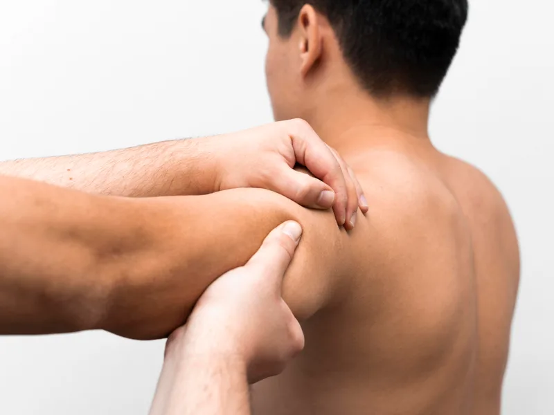 How Complete Chiropractic Sports & Wellness treats rotator cuff injury in Durham